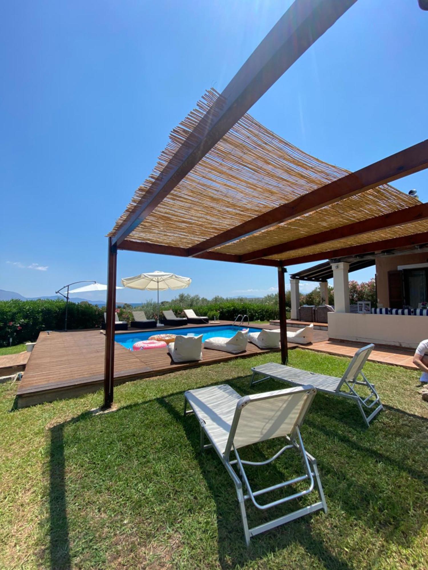 Georges Villa Galaxidi, Family, Pool And Garden Eksteriør bilde