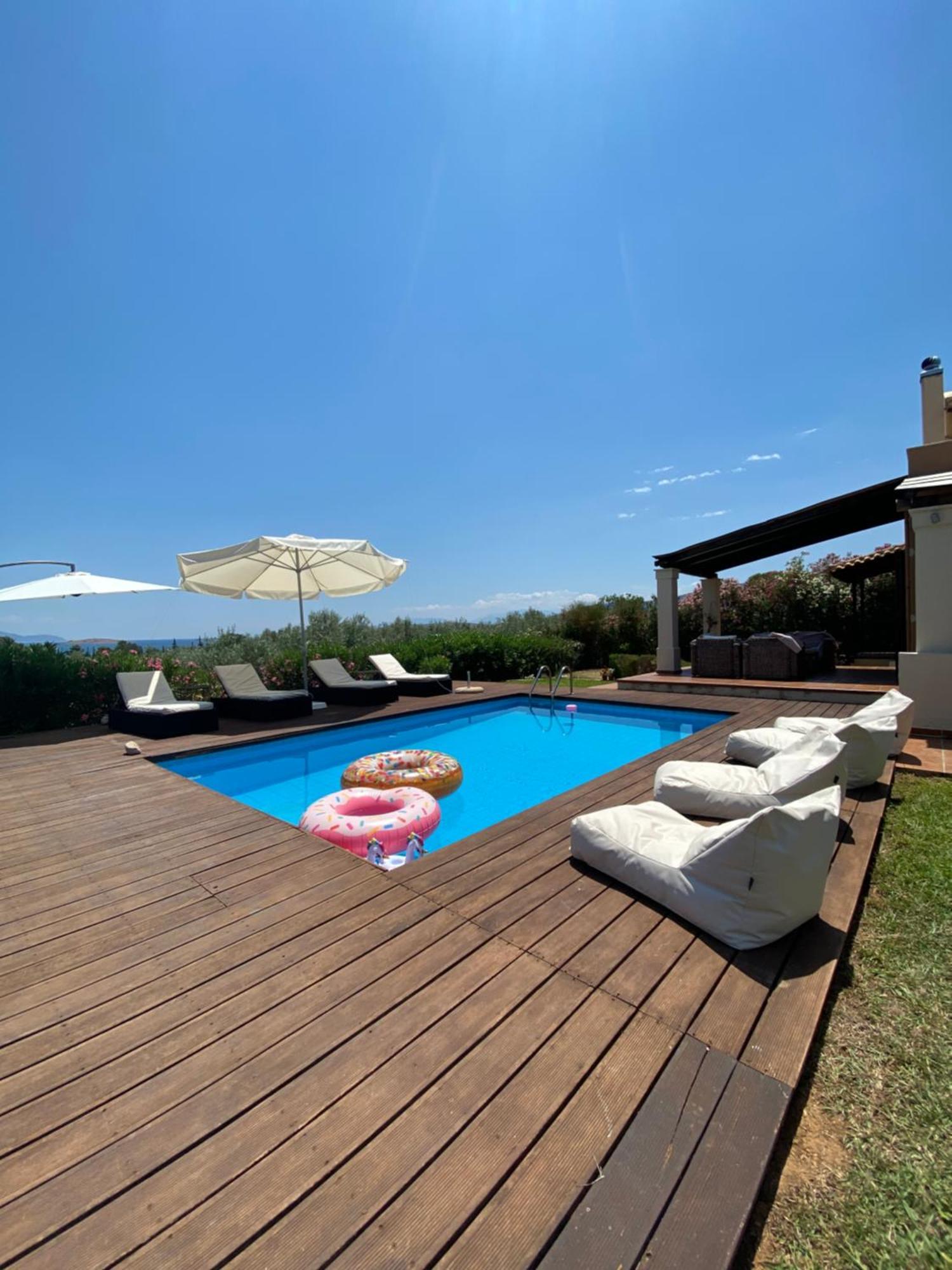 Georges Villa Galaxidi, Family, Pool And Garden Eksteriør bilde